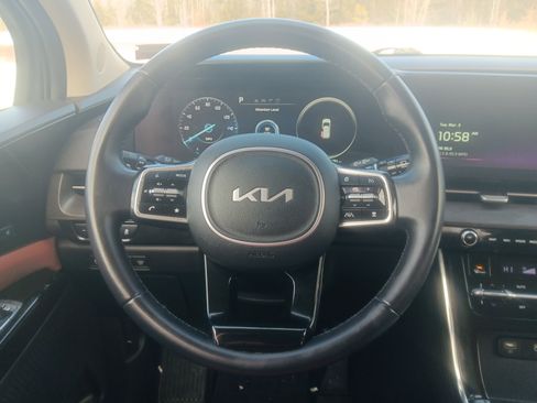 Used 2023 Kia Carnival SX image 22