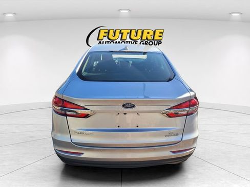 Used 2019 Ford Fusion SE FWD image 4