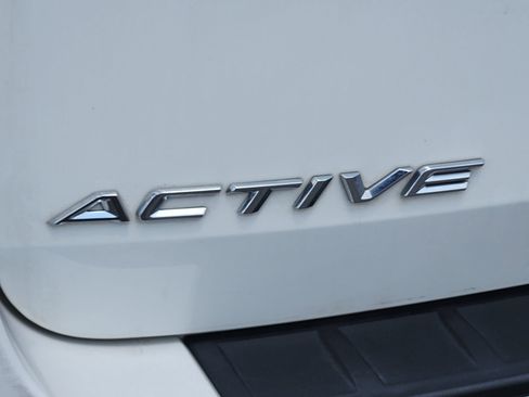 Used 2025 Ford Explorer Active w/ Active Comfort Package RWD image 13