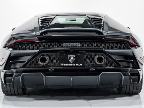 Used 2021 Lamborghini Huracan EVO RWD image 4