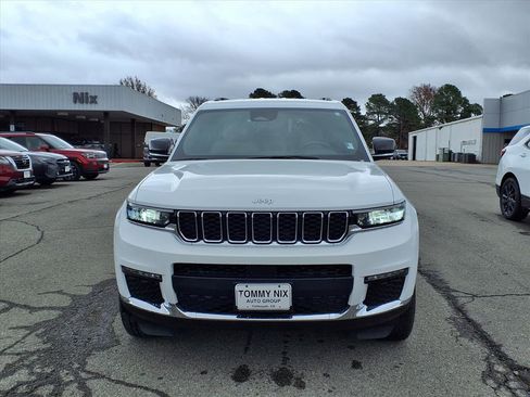Used 2023 Jeep Grand Cherokee L Limited image 20