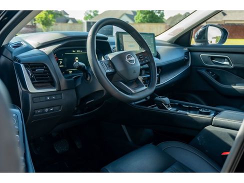Used 2026 Nissan Rogue Platinum w/ Platinum Premium Package AWD/4WD image 11