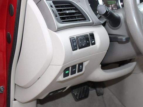 Used 2013 Nissan Sentra SL w/ Leather Pkg image 19