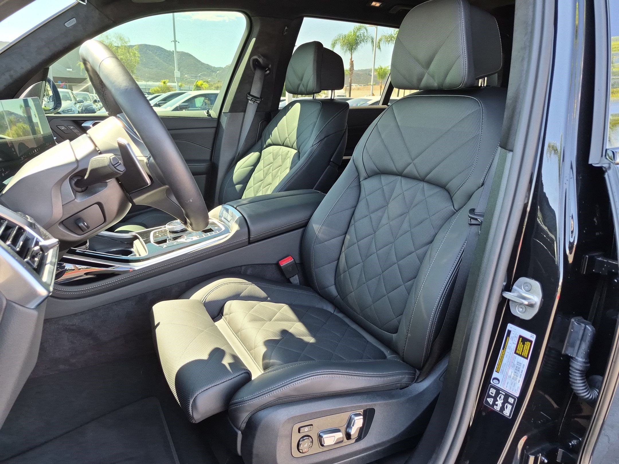 Used 2026 BMW X7 xDrive40i w/ Executive Package AWD/4WD image 16