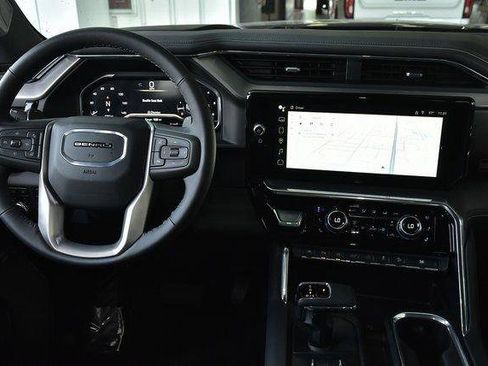 Used 2024 GMC Sierra 1500 Denali w/ Technology Package AWD/4WD image 33