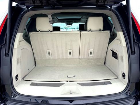 Used 2021 Cadillac Escalade Premium Luxury Platinum image 8