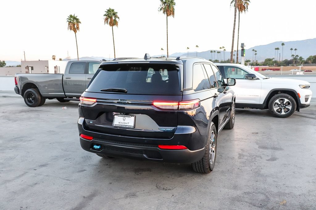 Used 2024 Jeep Grand Cherokee Trailhawk AWD/4WD image 9