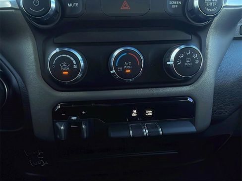 Used 2024 RAM 2500 Big Horn w/ Bed Utility Group image 31