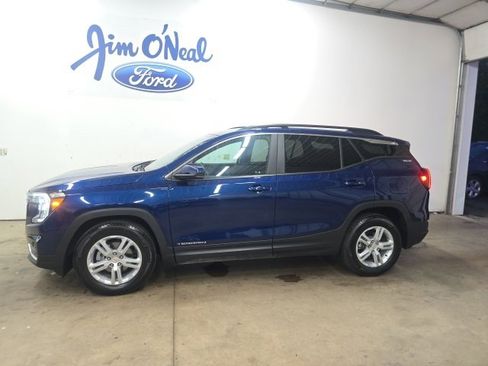 Used 2023 GMC Terrain SLE w/ Driver Convenience Package image 27