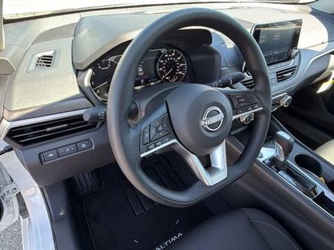 New 2026 Nissan Altima 2.5 SV FWD image 30
