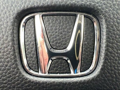Certified 2025 Honda HR-V LX image 28