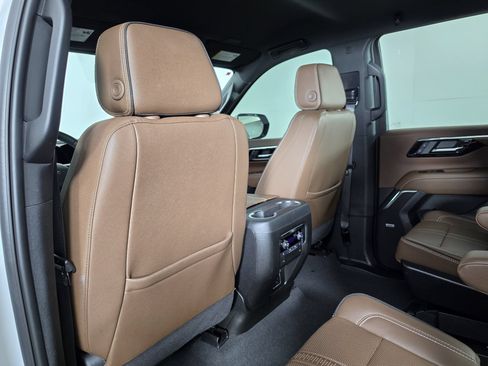 Used 2025 Chevrolet Tahoe High Country AWD/4WD image 37