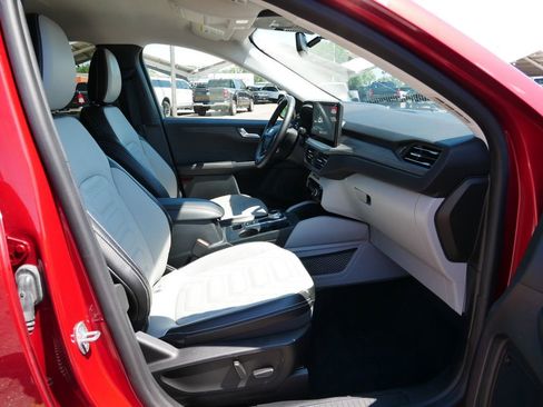 Certified 2023 Ford Escape Platinum w/ Premium Technology Package AWD/4WD image 8