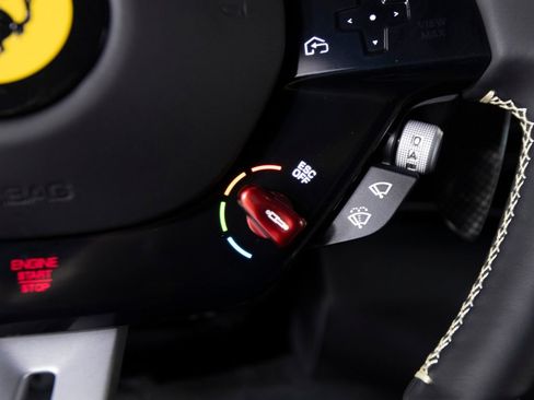 Used 2025 Ferrari Purosangue AWD/4WD image 28