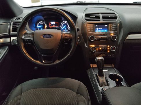 Used 2018 Ford Explorer XLT image 22