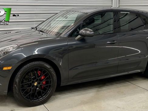 Used 2018 Porsche Macan GTS image 1