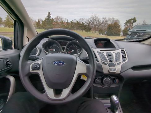 Used 2012 Ford Fiesta SE image 16