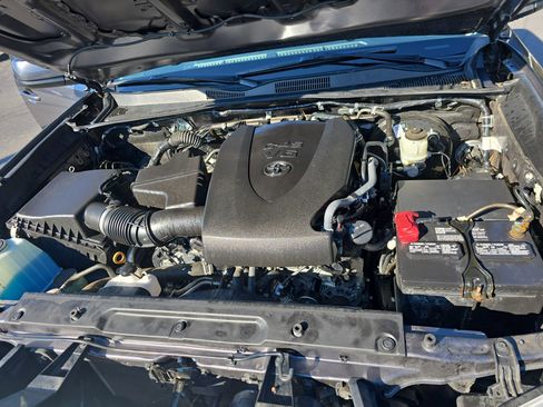 Used 2021 Toyota Tacoma SR5 image 32