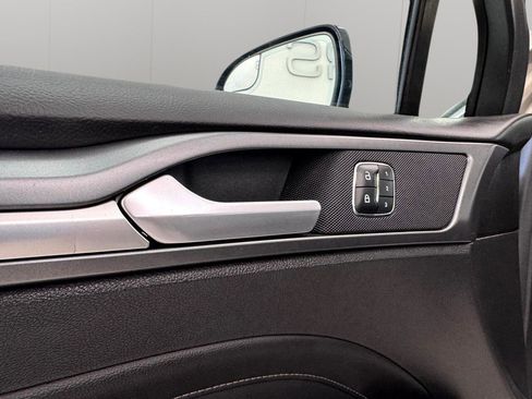 Used 2016 Ford Fusion Energi Titanium FWD image 11