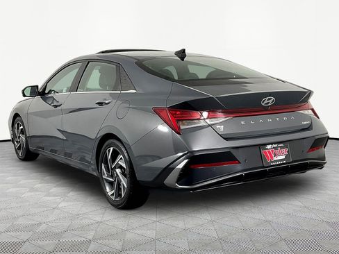 Used 2024 Hyundai Elantra Limited FWD image 4