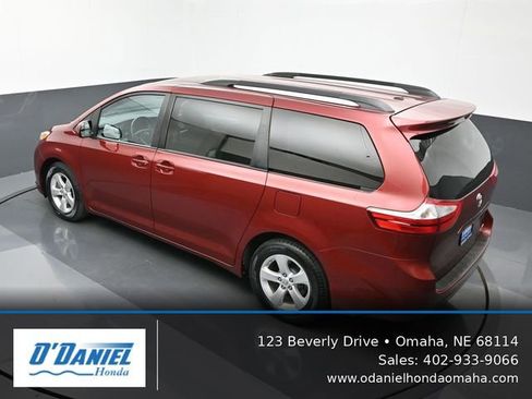 Used 2017 Toyota Sienna LE FWD image 15