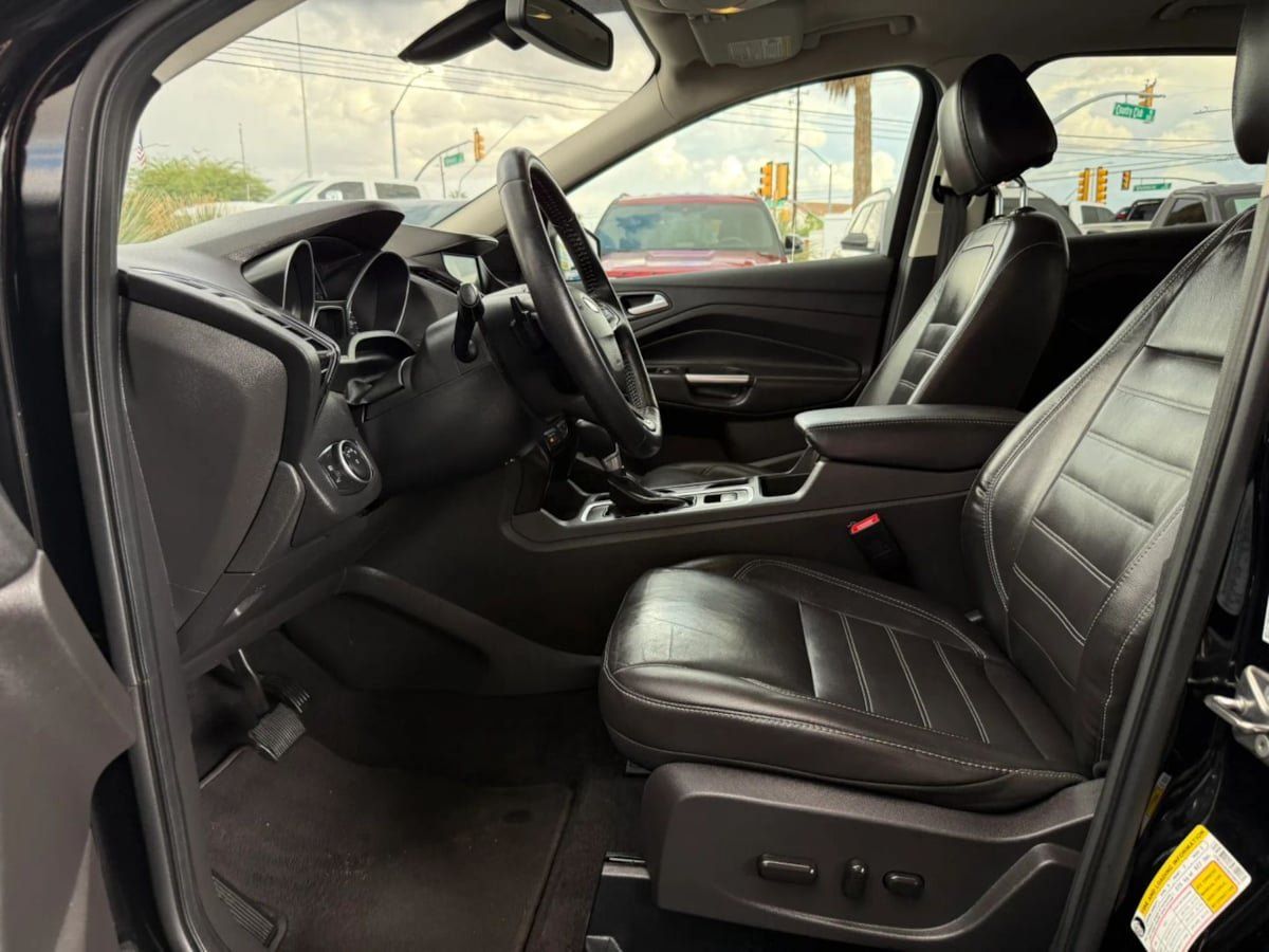 Used 2017 Ford Escape Titanium FWD image 37