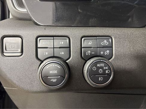 Used 2023 Chevrolet Silverado 1500 High Country image 30