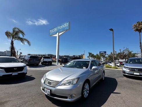 Used 2011 Lexus ES 350 FWD image 2