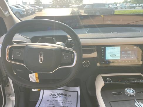 New 2027 Lincoln Navigator Reserve AWD/4WD image 16