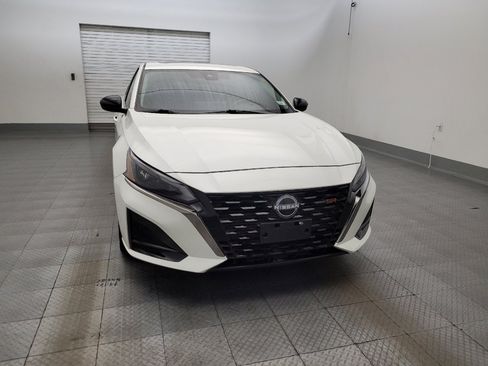 Used 2024 Nissan Altima 2.5 SR w/ SR Premium Package FWD image 14