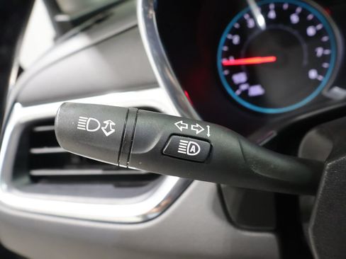Used 2020 Chevrolet Equinox LT AWD/4WD image 37