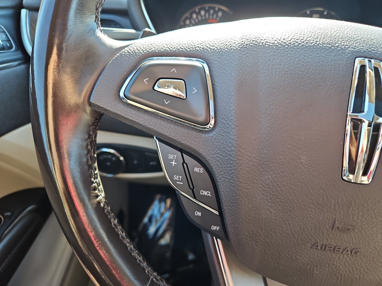 Used 2017 Lincoln MKC Reserve FWD image 28