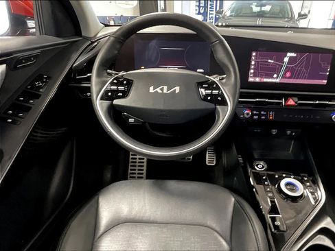 Used 2023 Kia Niro Wave w/ Wave Preserve Package image 17