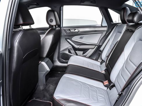 Used 2025 Volkswagen Jetta GLI Autobahn image 21