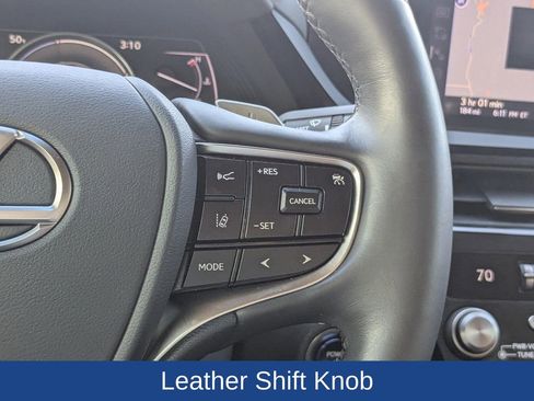 Used 2022 Lexus ES 300h w/ Premium Package image 27