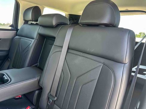 Used 2025 Hyundai Santa Fe SEL FWD image 19