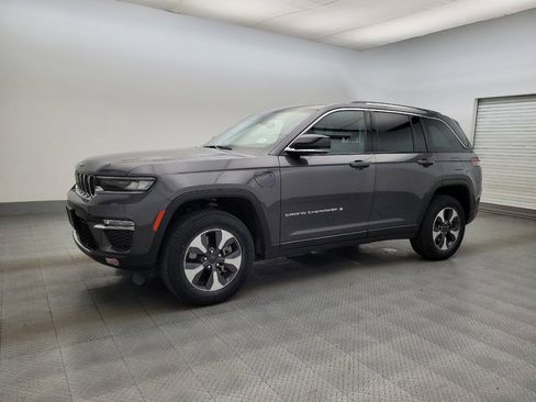 Used 2022 Jeep Grand Cherokee Limited 4xe w/ Luxury Tech Group II image 2