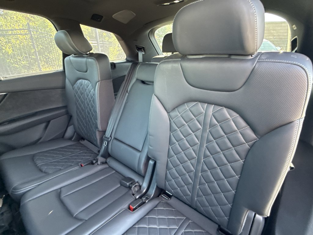 Used 2020 Audi SQ7 Prestige w/ Prestige Package AWD/4WD image 32