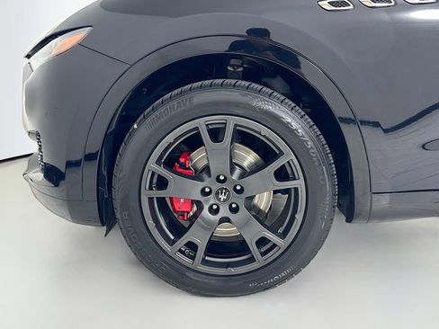Used 2021 Maserati Levante AWD/4WD image 9