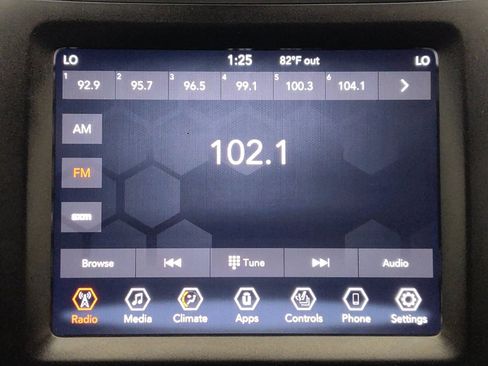 Used 2019 Jeep Cherokee Trailhawk w/ Cold Weather Group AWD/4WD image 25