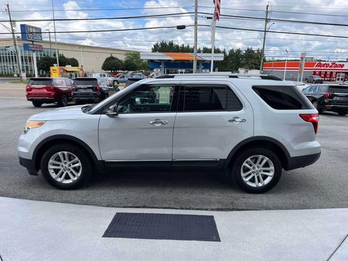 Used 2014 Ford Explorer XLT w/ Equipment Group 202A FWD image 6