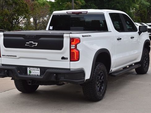 Used 2024 Chevrolet Silverado 1500 ZR2 w/ ZR2 Bison Edition AWD/4WD image 8