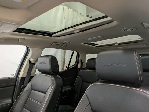 Used 2022 GMC Acadia Denali w/ Black Diamond Edition AWD/4WD image 7