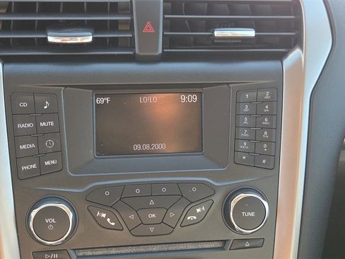 Used 2018 Ford Fusion S image 10