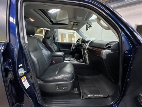 Used 2015 Toyota 4Runner Limited AWD/4WD image 29