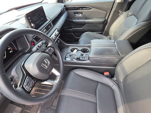 Used 2025 Honda Pilot Touring image 12