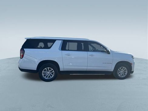 Used 2024 Chevrolet Suburban LT image 9