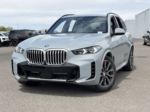 Used 2026 BMW X5 xDrive50e w/ M Sport Package AWD/4WD image 3