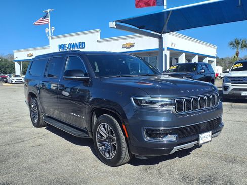 Used 2024 Jeep Wagoneer L Series II w/ Flexible Seating Group AWD/4WD image 21