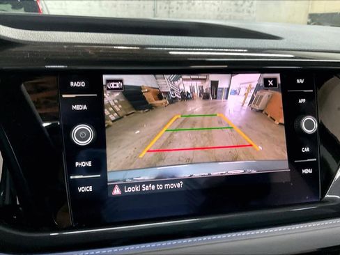 Used 2022 Volkswagen Taos SEL image 23